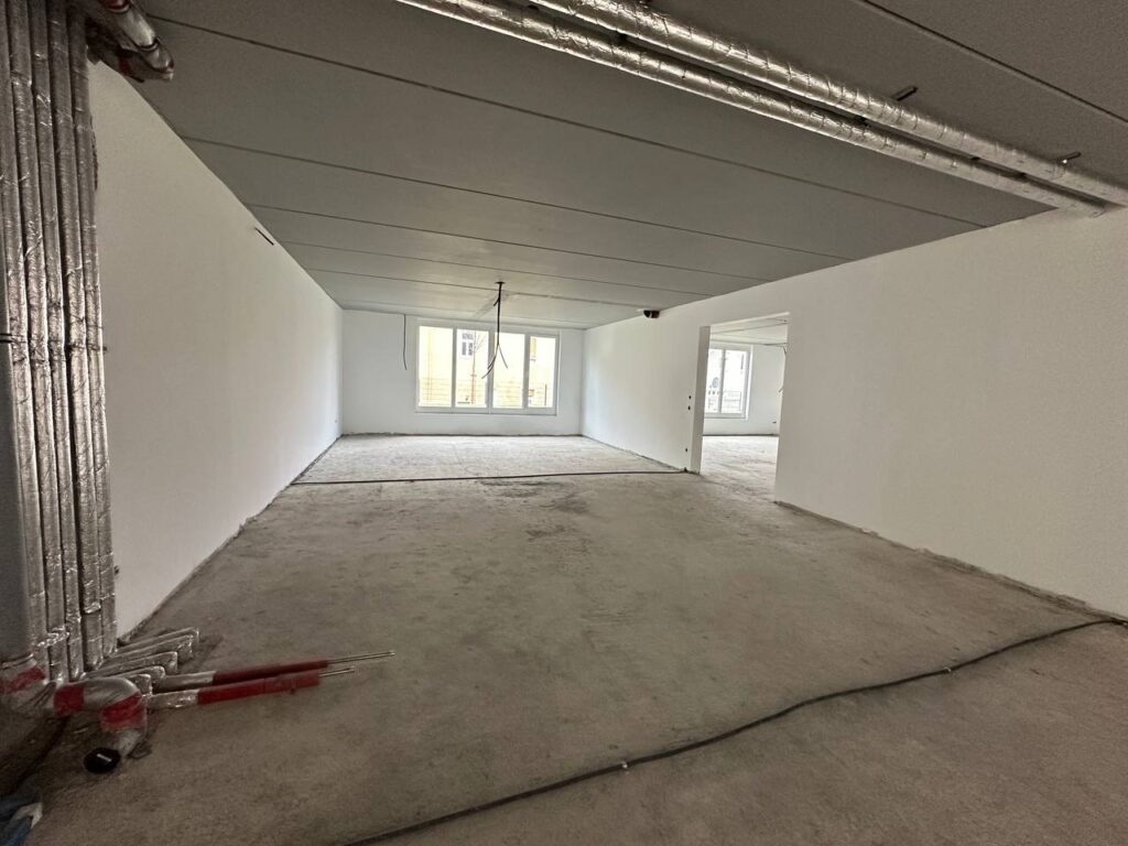 dynastie commercial premises
